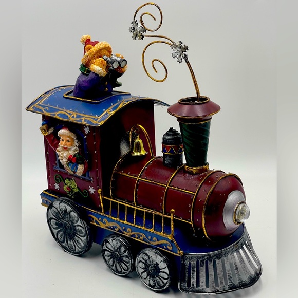VTG Metal Christmas Train Locomotive w/ Resin Santa Clause/Lookout Bear Figures